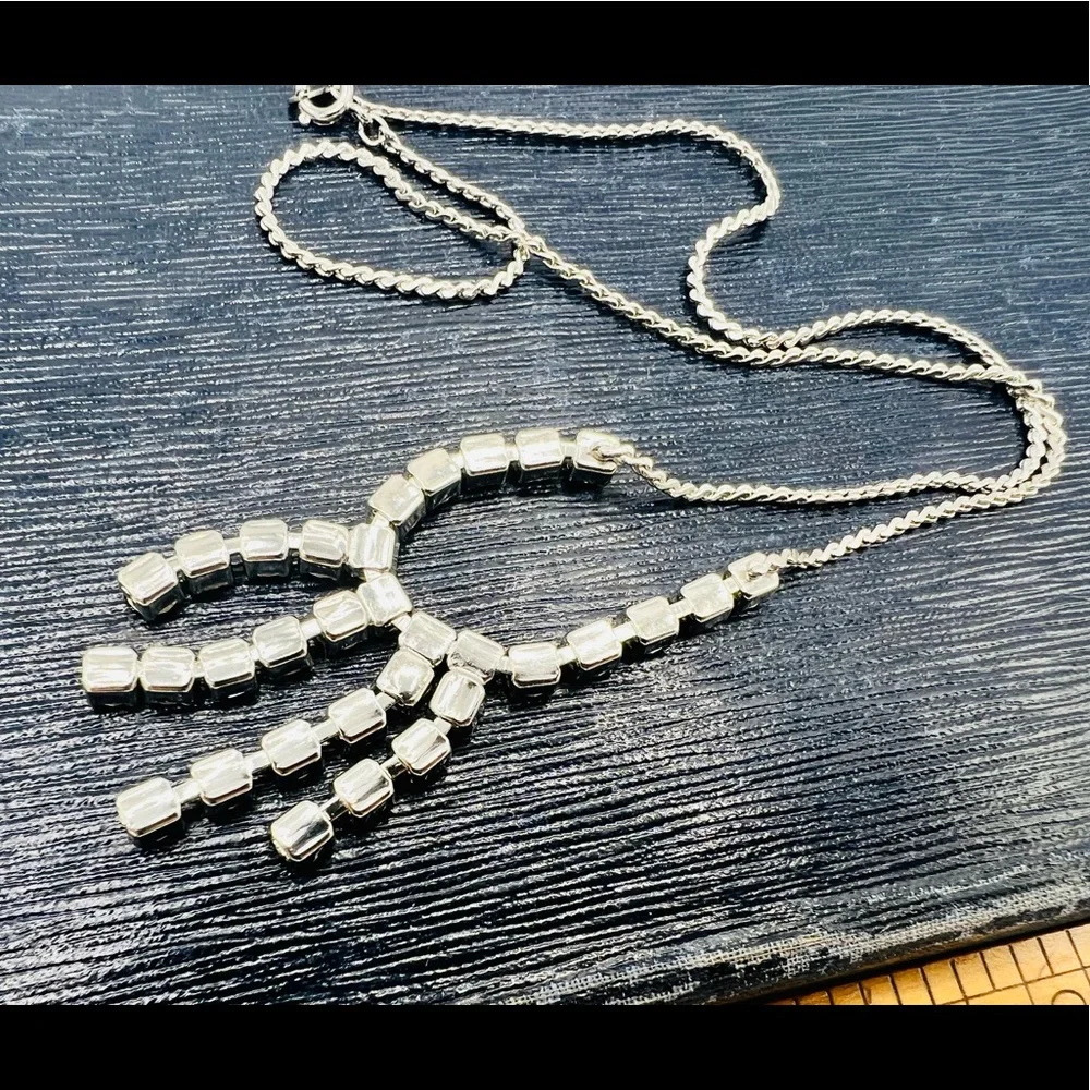 Vintage rhinestone fringe silver tone necklace 18”